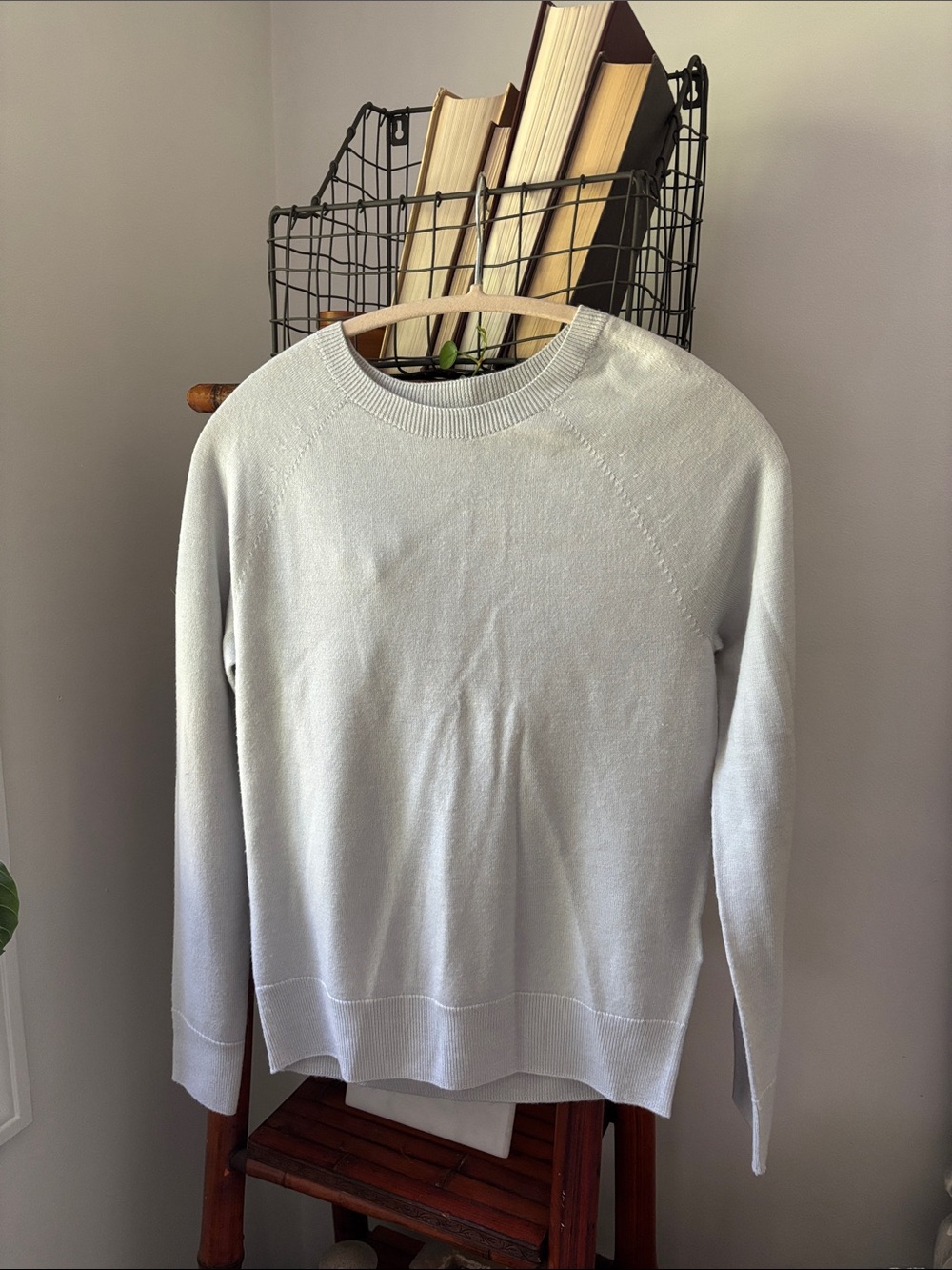 Banana Republic Women’s Lightweight Crewneck Sweater - Light Gray